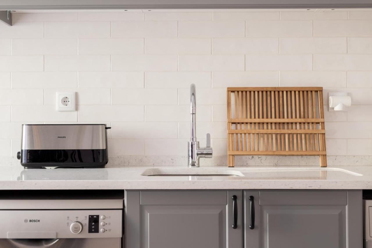 Feel Home in this Stunning Renovated Nest in Graça Lissabon Buitenkant foto