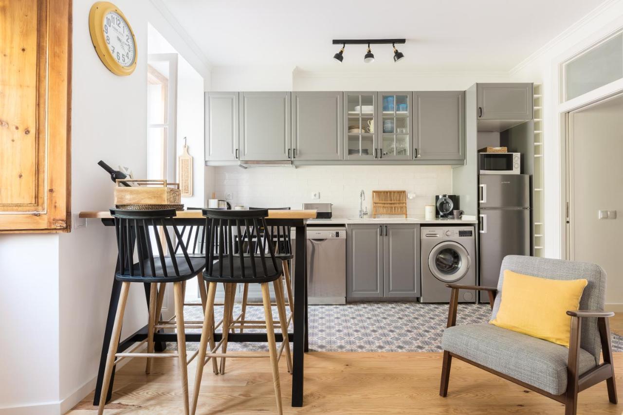 Feel Home in this Stunning Renovated Nest in Graça Lissabon Buitenkant foto