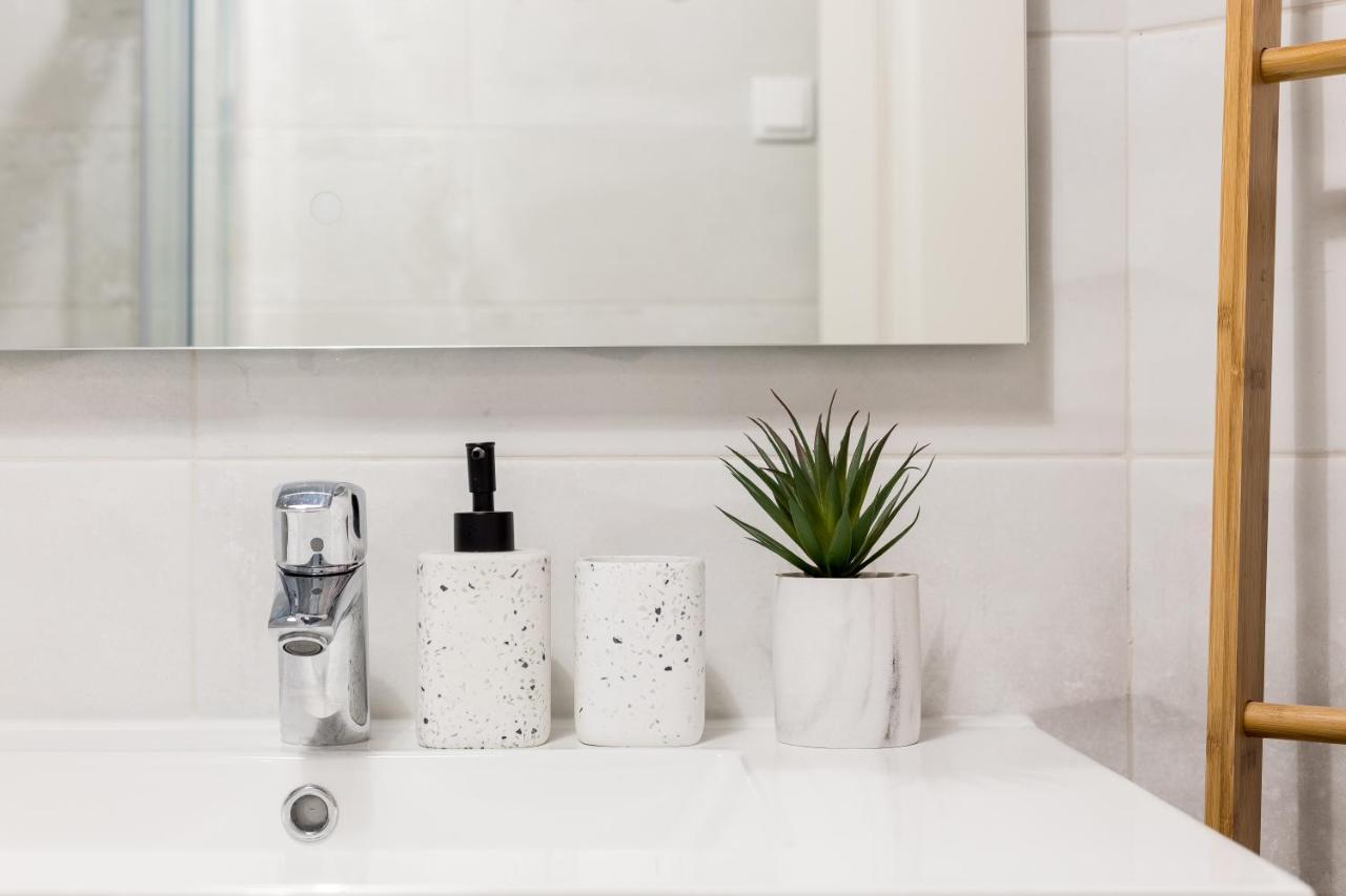 Feel Home in this Stunning Renovated Nest in Graça Lissabon Buitenkant foto