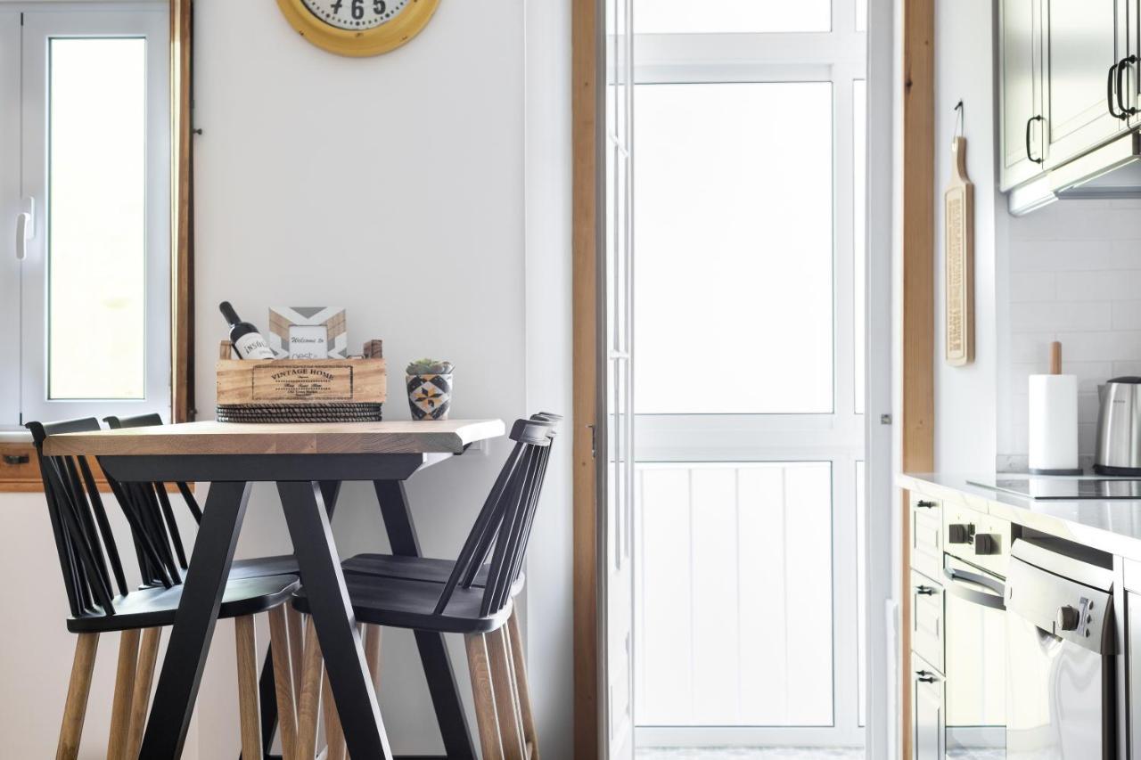 Feel Home in this Stunning Renovated Nest in Graça Lissabon Buitenkant foto