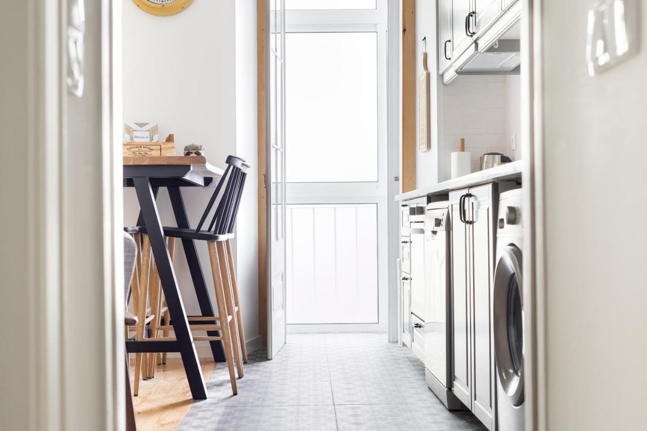 Feel Home in this Stunning Renovated Nest in Graça Lissabon Buitenkant foto