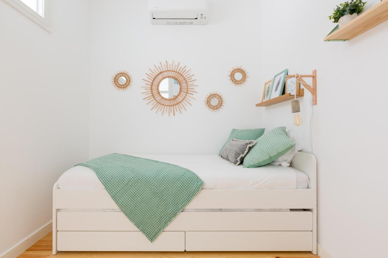 Feel Home in this Stunning Renovated Nest in Graça Lissabon Buitenkant foto