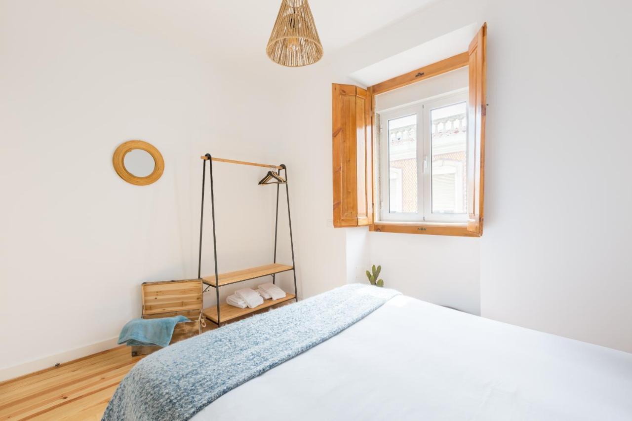 Feel Home in this Stunning Renovated Nest in Graça Lissabon Buitenkant foto
